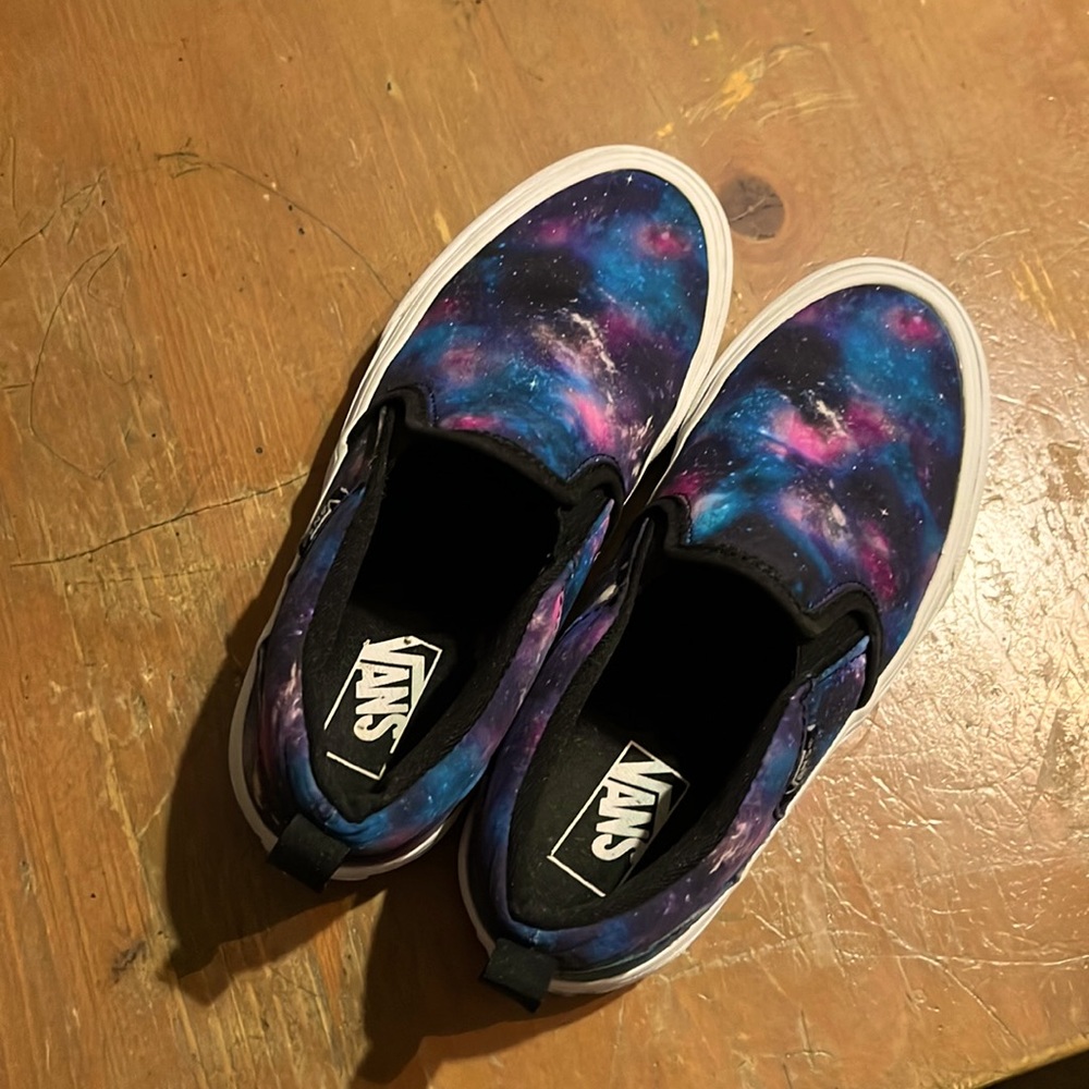 Comic vans slip on sz 2